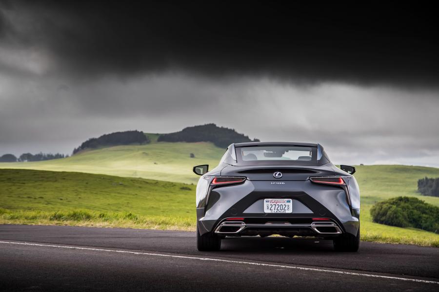  Lexus LC500h 2017 года  (NA) (фото 8 из 40)